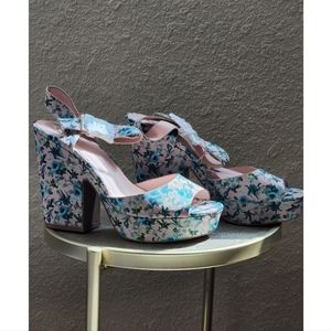 NWT 💙 Wet Seal Floral Blue Open Toe Platform Heels - Size 9 Womens